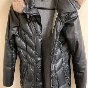 Beautiful like new Andrew jacket with lots of pockets